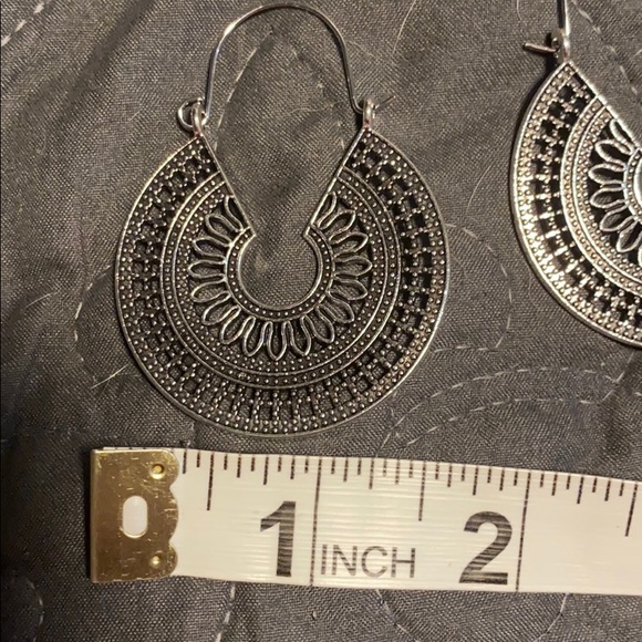 Silver Filagree Metal Hoop Earrings - Picture 5 of 5